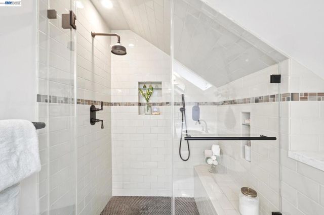 6968 THORNHILL DRIVE, Oakland, CA 94611