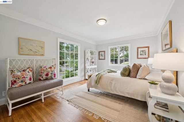 6968 THORNHILL DRIVE, Oakland, CA 94611