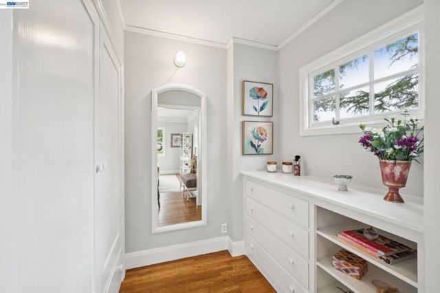 6968 THORNHILL DRIVE, Oakland, CA 94611