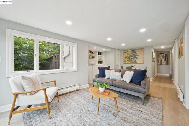 6968 THORNHILL DRIVE, Oakland, CA 94611