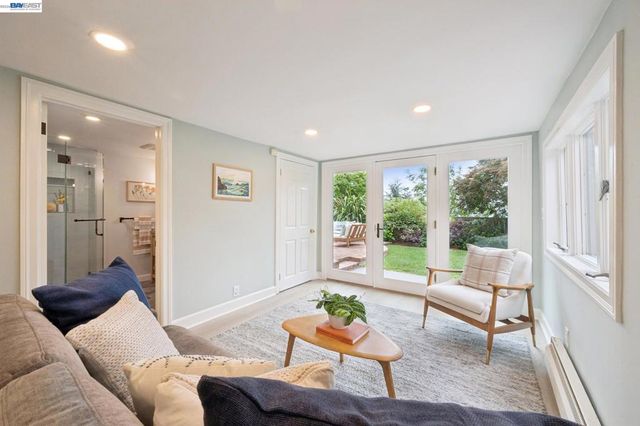 6968 THORNHILL DRIVE, Oakland, CA 94611