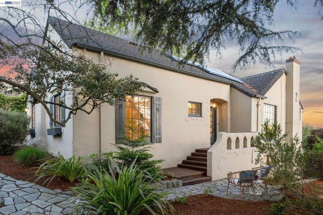 6968 THORNHILL DRIVE, Oakland, CA 94611