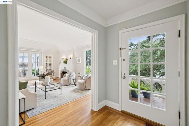6968 THORNHILL DRIVE, Oakland, CA 94611
