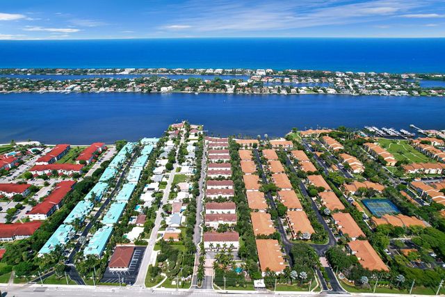 126 Ocean Cay Way, Hypoluxo, FL 33462
