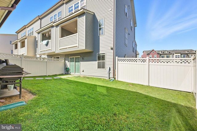8637 SATINWOOD DR, Frederick, MD 21704