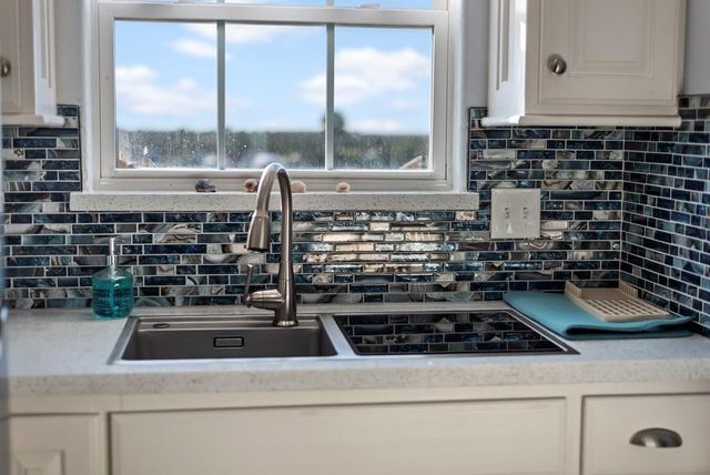 1019 Brighton Jones Blvd, Gilchrist, TX 77617