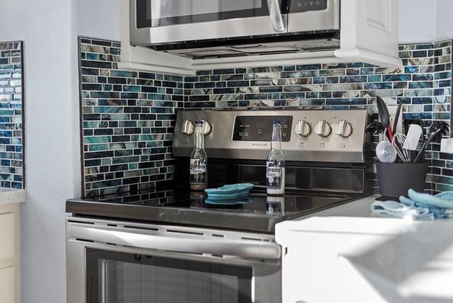 1019 Brighton Jones Blvd, Gilchrist, TX 77617