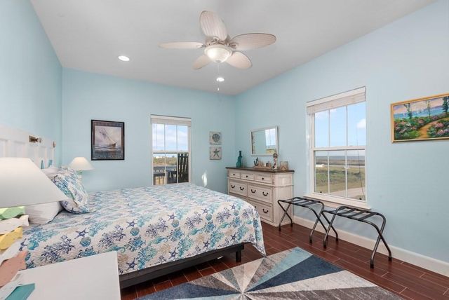 1019 Brighton Jones Blvd, Gilchrist, TX 77617