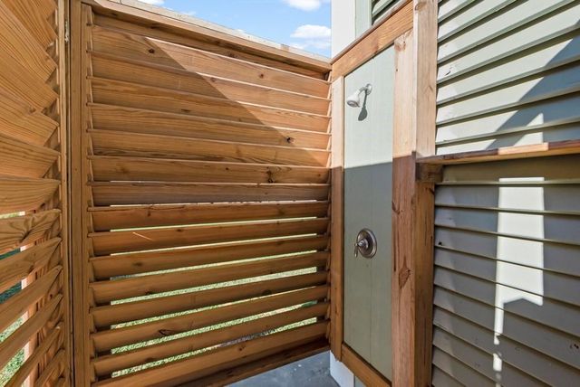 1019 Brighton Jones Blvd, Gilchrist, TX 77617