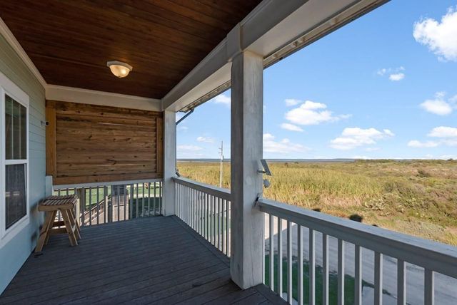 1019 Brighton Jones Blvd, Gilchrist, TX 77617