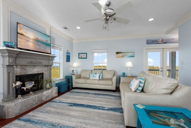 1019 Brighton Jones Blvd, Gilchrist, TX 77617