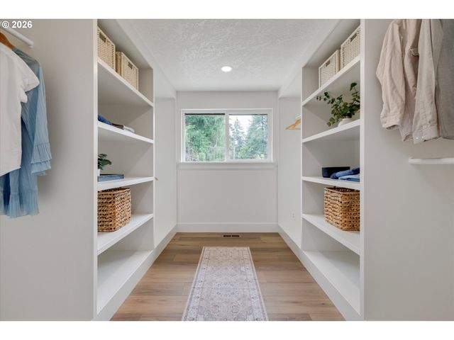 14251 CAUFIELD Rd, Oregon City, OR 97045