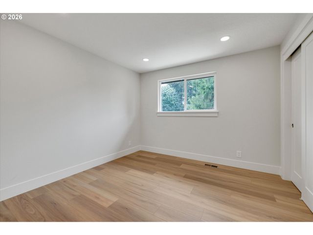 14251 CAUFIELD Rd, Oregon City, OR 97045