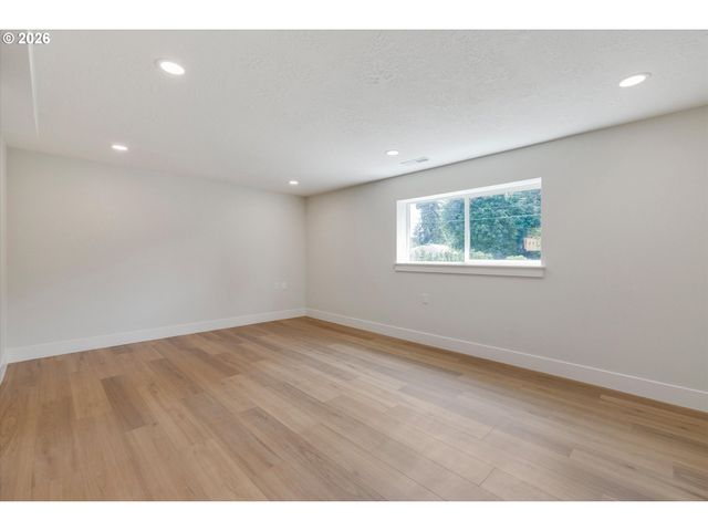 14251 CAUFIELD Rd, Oregon City, OR 97045