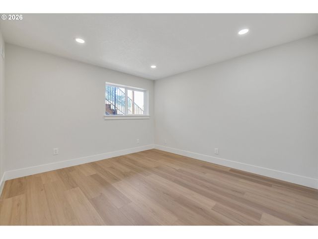 14251 CAUFIELD Rd, Oregon City, OR 97045