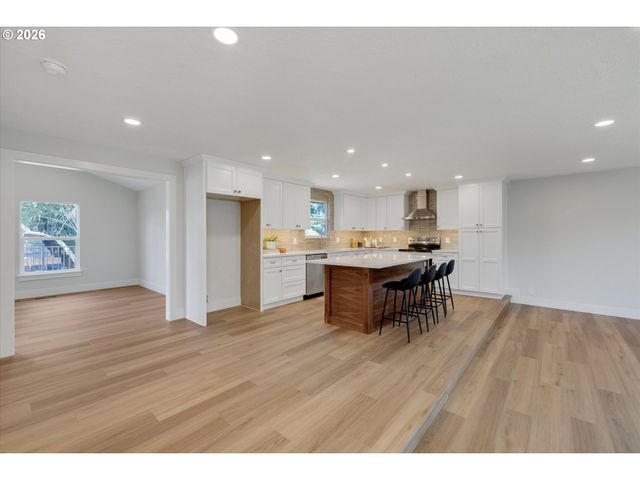 14251 CAUFIELD Rd, Oregon City, OR 97045