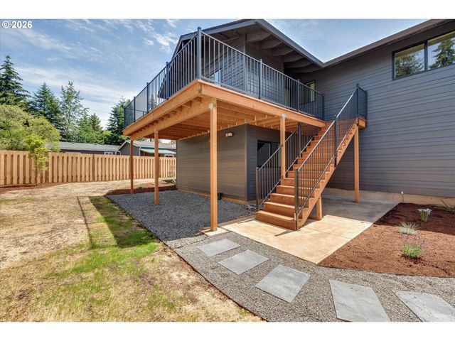 14251 CAUFIELD Rd, Oregon City, OR 97045