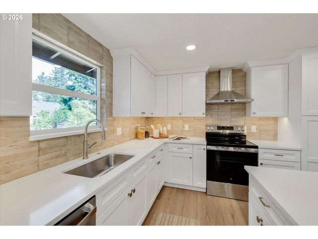 14251 CAUFIELD Rd, Oregon City, OR 97045