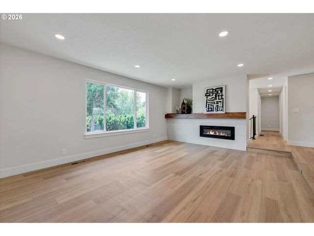 14251 CAUFIELD Rd, Oregon City, OR 97045