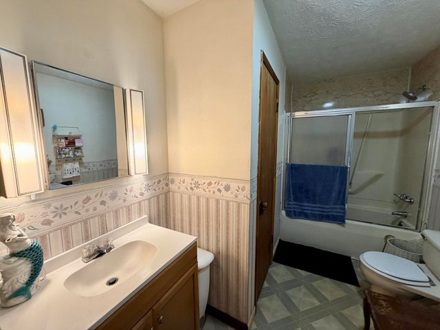 30 Greenlawn Subdivision, London, KY 40744