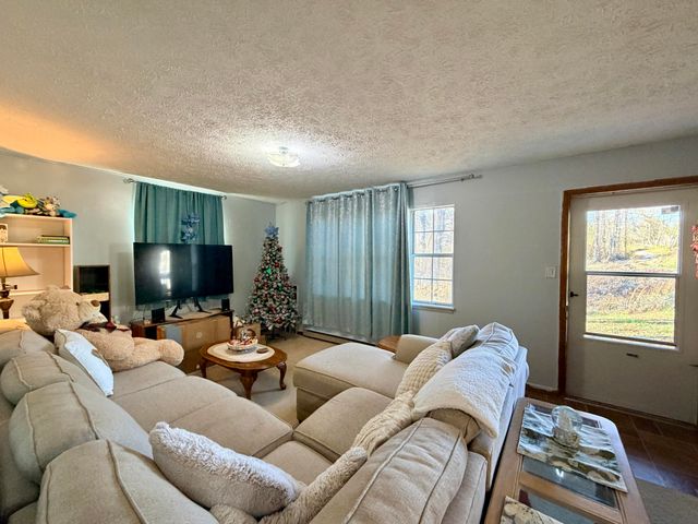 30 Greenlawn Subdivision, London, KY 40744