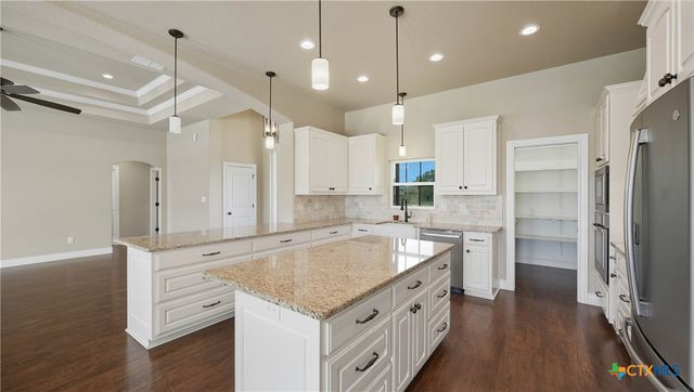 153 Westfield Landing, La Vernia, TX 78121