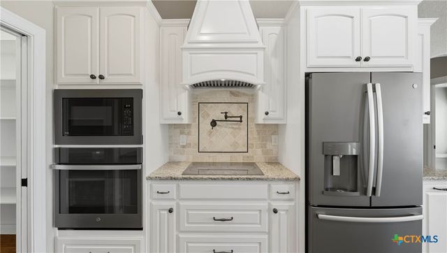 153 Westfield Landing, La Vernia, TX 78121