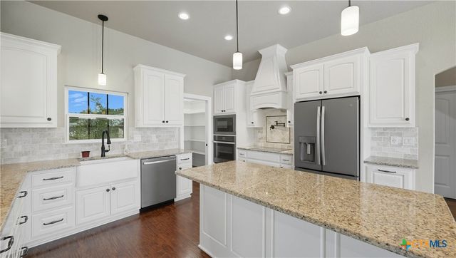 153 Westfield Landing, La Vernia, TX 78121