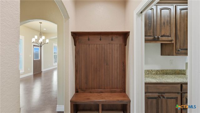 153 Westfield Landing, La Vernia, TX 78121