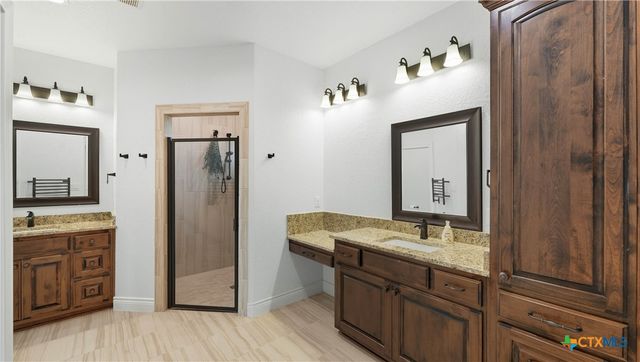 153 Westfield Landing, La Vernia, TX 78121