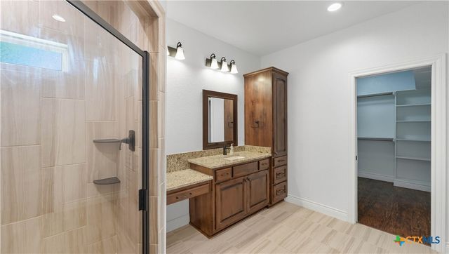 153 Westfield Landing, La Vernia, TX 78121