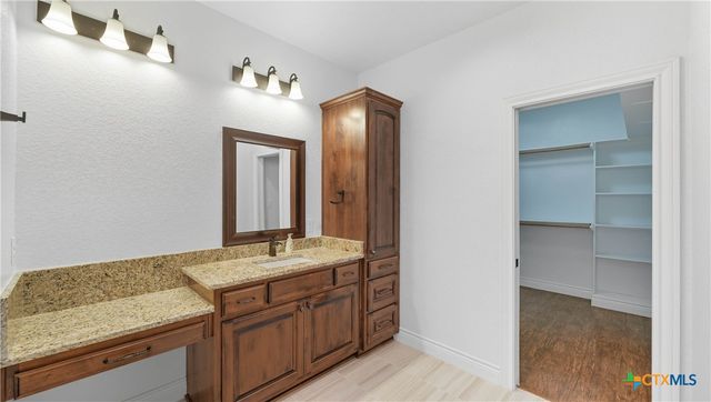 153 Westfield Landing, La Vernia, TX 78121