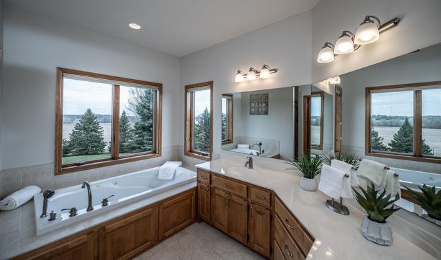 25900 Highview Avenue, Farmington, MN 55024