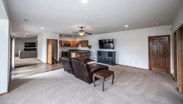 25900 Highview Avenue, Farmington, MN 55024