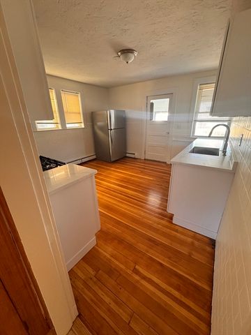26 Rockwell Ave 2, Medford, MA 02155