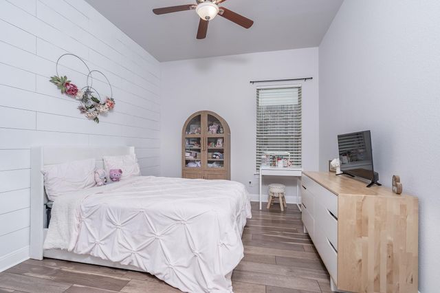 130 Bluehaw DR, Georgetown, TX 78628