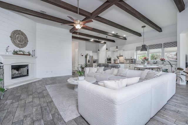 130 Bluehaw DR, Georgetown, TX 78628