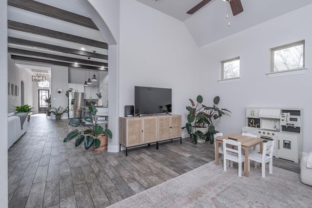 130 Bluehaw DR, Georgetown, TX 78628