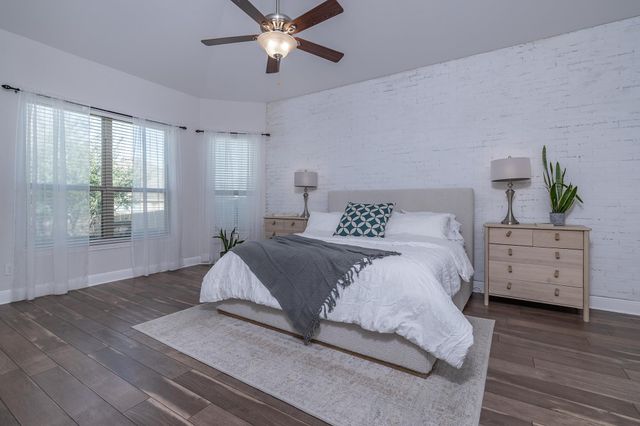 130 Bluehaw DR, Georgetown, TX 78628