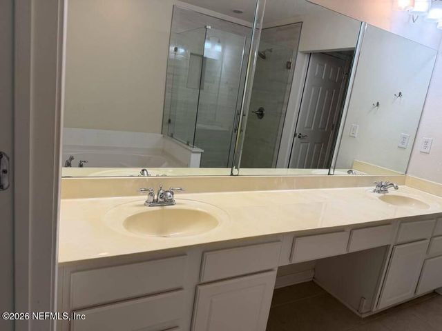3859 LIONHEART Drive, Jacksonville, FL 32216