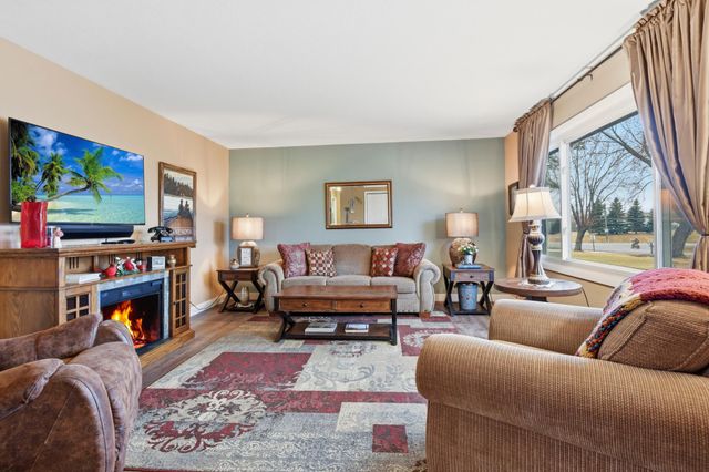 9658 Crestview Drive, Saint Joseph, MN 56374