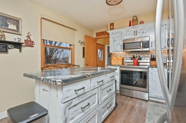 9658 Crestview Drive, Saint Joseph, MN 56374