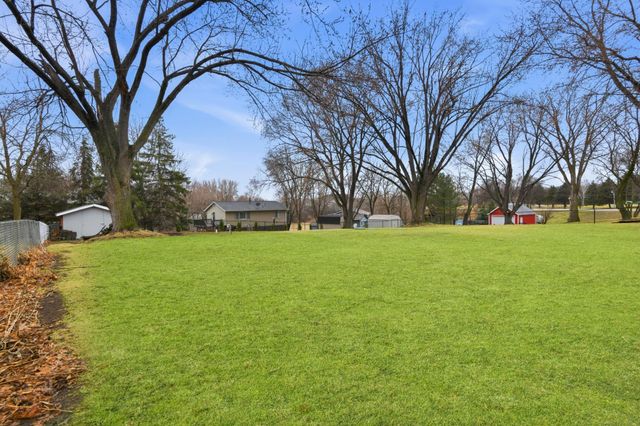 9658 Crestview Drive, Saint Joseph, MN 56374