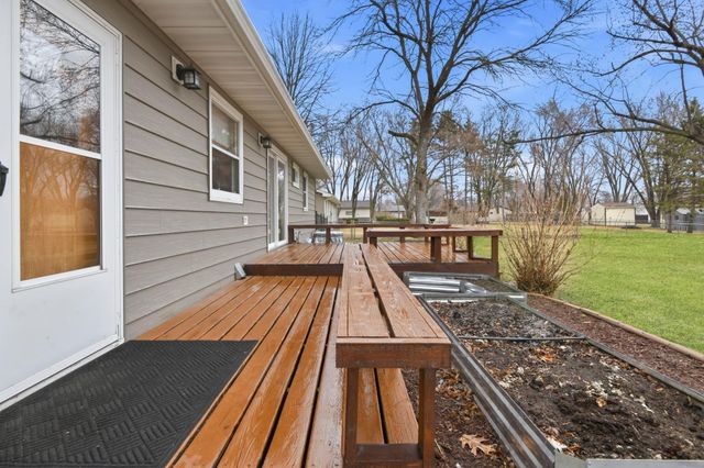 9658 Crestview Drive, Saint Joseph, MN 56374