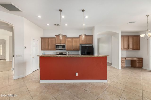 8690 W MORTEN Avenue, Glendale, AZ 85305