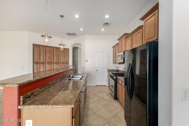 8690 W MORTEN Avenue, Glendale, AZ 85305