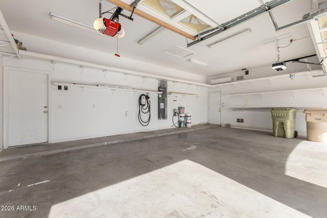 8690 W MORTEN Avenue, Glendale, AZ 85305