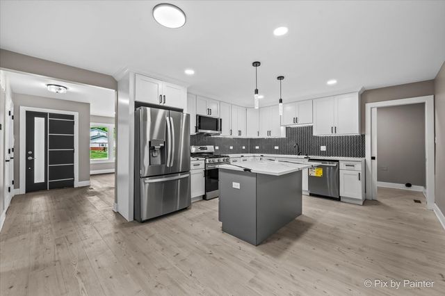 943 Oxford Street, Downers Grove, IL 60516