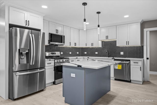 943 Oxford Street, Downers Grove, IL 60516