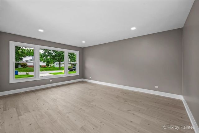 943 Oxford Street, Downers Grove, IL 60516